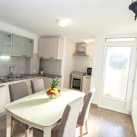 Apartament By The Sea Sutivan, Brac - 16236 *